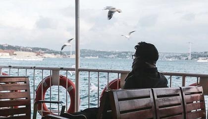 角球防守中吕迪格疑似使用过分力量卡身位，裁判未做判罚